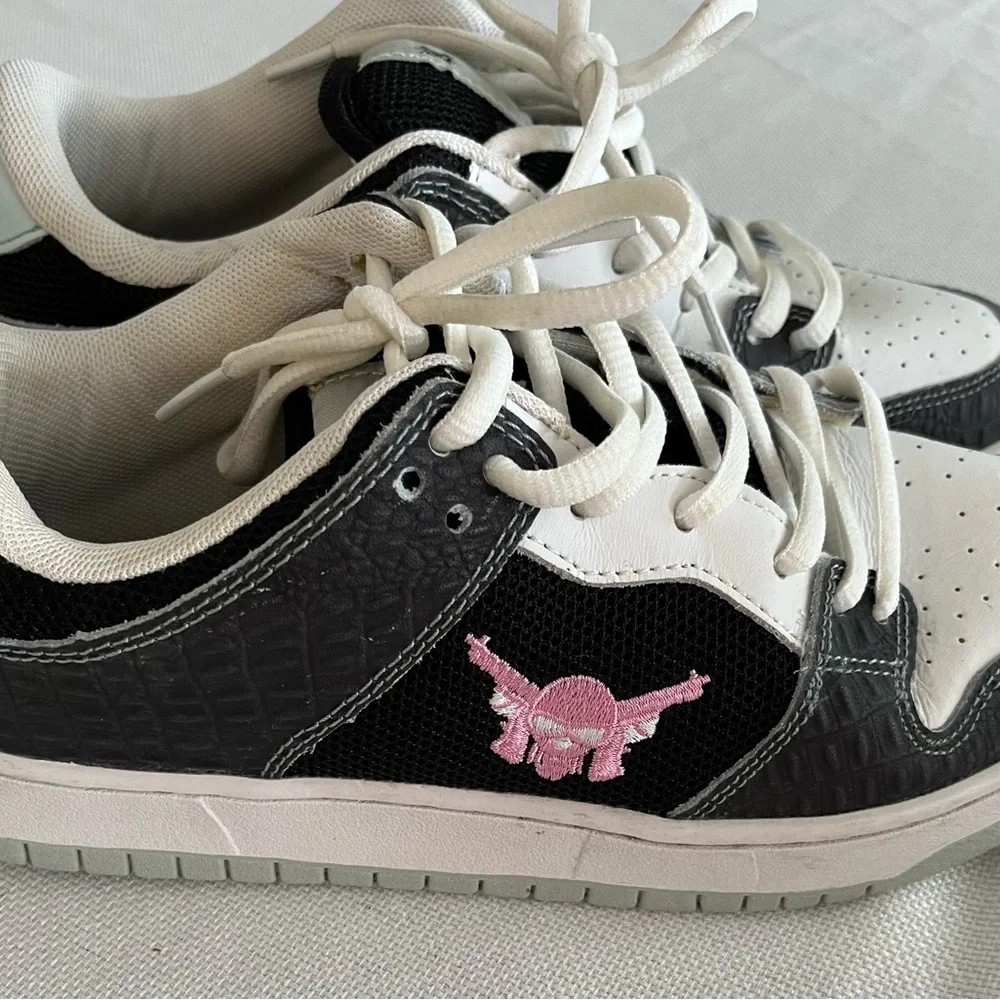 Kitowares heat sensing low dunk sneakers size 38 or 8